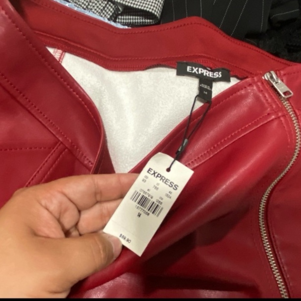 Express faux leather skirt - Picture 2 of 2